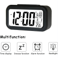 Miniatyrbild 2 av 4: Digital väckarklocka med temperatur- och datumvisning, snoozefunktion, smart ljussensor, digital väckarklocka för hem och kontor