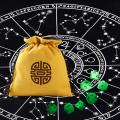Miniatyrbild 3 av 11: Minismycken Tärningar Kortväska Utskrift Dragsko Påse Rune Divinations Tarotväska Bomullstyg Spelkort Förvarad väska Red