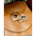 Miniatyrbild 2 av 3: Underlägg Läder/skinnlook bruna Runda 4-pack Tablett brown