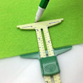 Miniatyrbild 2 av 3: 5-i-1 glidmätare med mätande syverktyg Lapptäcksverktyg Linjal Skräddarlinjal Verktygstillbehör Hembruk Q 2
