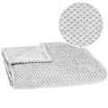 Pikkukuva 1 / 4: Peitto - SPRINGOS® - 150x200 cm - Polyesteri 100% - Vaaleanharmaa - Pehmeä ja lämmin ljusgrått