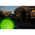 Miniatyrbild 2 av 3: Pickleballbollar som lyser i mörkret: LED-upplysta pickleballbollar, USAPA-standard utomhus 40 hål picklebollar med grönt ljus 4-pack LED-upplysta picklebollar
