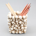 Miniatyrbillede 3 af 6: Kraniet Pen Blyantholder Kop Resin Skelet Makeup Penselholder Dressing Bord Kontor Skrivebord Opbevaringsboks