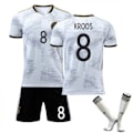 Pikkukuva 1 / 2: 2022 MM-kotikisat Koti Lapset Aikuiset Jalkapallo Jalkapallopaita Trainin Paita Puku No.8 KROOS 24