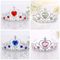 Pikkukuva 2 / 7: Puku Tiara Kruunusetti Prinsessan Puvustusjuhliin (8 Väriä), Keltainen + Tummansininen + Vihreä + Vaaleanpunainen + Valkoinen + Punainen + Taivaansininen + Violetti