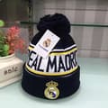 Jalkapalloseuran neulottu pipo (Real Madrid)