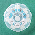 Miniatyrbild 1 av 7: 7 Case Case Mini Medicin Organizer Tablett Dispenser Splitters Violet