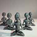 Miniatyrbild 8 av 8: Forntida grekiska skyddsgudsfigur med orm Häxkonst Meditation Alien Staty Mini Resin Ornament Alien