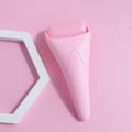 Miniatyrbild 1 av 5: Hudvård, Isrulle för att lindra svullnader i ansikte och ögon, Minska smärta Migrän och rynkor, Face Massager Roller Presenter för kvinnor (Rosa)