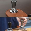 Miniatyrbilde 2 av 2: Kalibrert trykktamper for kaffe og espresso fjær 58mm