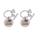 Miniatyrbillede 2 af 3: 2 stk. Graduation Nøglering 2020 Graduation Rustfrit Stål Kreativ Nøgleholder Nøglering Nøglering Hængesmykker til Taske IC