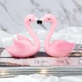Pikkukuva 2 / 2: 2 flamingo-koristetta, leivonnaiskoriste