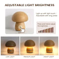 Miniatyrbillede 2 af 2: Bordlampe i bøg med justerbar lysstyrke og svampe-design