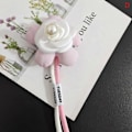 Miniatyrbillede 1 af 5: IC e Blomma Broscher Taske Dekoration Hængende Lapel Pins Mærker Brosche Cl D