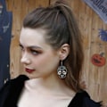 Miniatyrbillede 2 af 4: IC Halloween-elementer Perleørering - DIY Håndvævede Paljetter Skull GSLHOst Head Rice Bead Øreringe til Halloween-fest, Gul