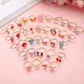 Miniatyrbild 2 av 5: 36 st Tecknade Barnringar Candy Bow Form Ring Set A
