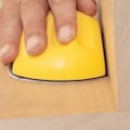 Pikkukuva 2 / 5: 12,3 cm käsihiomalaikka tarrakiinnityksellä, hiomapaperin käsikiillotustyyny, hiomatyökalu..DEBUNS