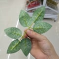 Miniatyrbillede 3 af 5: IC 10/30/50 stk Rosenblad Kunstig grønt Falsk Rose Blomst Le 50PCS