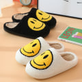 Miniatyrbillede 5 af 5: IC Retro Smilende Ansigt Bløde Plys Tøfler Behagelige Varme Slip-on Tøfler Til Par Vinter Varme Indendørs Tilbehør 1 stk