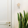 Miniatyrbillede 2 af 5: Nøglering i træ til par - Julegave til par - Gaveidé til housewarming - Nøglering til kvinder Jubilæumsgaver til par