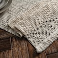 Miniatyrbild 3 av 5: Boho Beige Macrame Bordlöpare med fransar, Bohemisk vävd bomullsvirkad spets, Rustik Heminredning (Beige, 30x180cm)