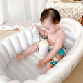 Miniatyrbild 3 av 5: Baby Bad Bärbar Uppblåsbar Pool Nyfödd Badrum Baby Badkar Bad Hopvikbar Simbassäng