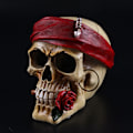 Miniatyrbillede 2 af 5: Simulerings Kranierekvisit Model Resin Pirat Kranie Statue Spøgelseshus Rekvisitter Samlerobjekt Kranie Bordplade Figur Pirat Kranie Ornament