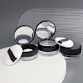 Miniatyrbillede 2 af 2: Kapacitet 20 ml Genanvendelig Plast Løs Pudder Kompakt Beholder DIY Makeup Pudder Etui med Svampepudderkvast, Spejl og Elastisk Net Si