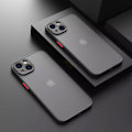 Miniatyrbillede 4 af 4: Cover til iPhone 15 Plus, tynd stiv silikonebeskyttelse Stødsikker sort + 2 hærdede briller Svart
