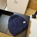 Miniatyrbild 1 av 6: Ins Solid Shiny Color Beanies SkulliesLetter Kvinna Fluffig Vinterhatt För Matchande Varm Mjuk Present letter logo23