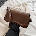 Miniatyrbild 1 av 6: Petscog Luxury Designer Axelväskor Crossbody Väskor För Kvinnor Pu Läder Trend Kvinnlig Underarm Väska Mode Handväska Flap Handväskor Auburn (20cmMax Length30cm)