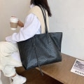 Miniatyrbild 2 av 6: Vävda galler axelväska för kvinnor med stor kapacitet tygväskor Designer lyxig handväska för kvinnor Mode högkvalitativ underarmsväska Black shoulder bag