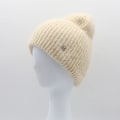 Miniatyrbild 1 av 6: Ins Solid Shiny Color Beanies SkulliesLetter Kvinna Fluffig Vinterhatt För Matchande Varm Mjuk Present letter logo09