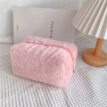Miniatyrbild 1 av 6: Mjuk plysch sminkväska för kvinnor 2022 Vinter Ny fluffig kosmetisk smink Case Flickor Resor Toalettartiklar Organizer Handväska Pink 18cm x 10cm x 10cm