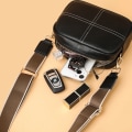 Miniatyrbild 6 av 6: Kohudsväska Nytt läder Mjukt läder Zero Wallet Mode Mångsidig Messenger Crossbody-väskor för kvinnor Fyrkantig väska Khaki