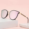 Miniatyrbild 2 av 6: Lyxigt bimode för kvinna Solglasögon Man Square Brand Design Solglasögon Dam Oculos Retro Man Järn Beige