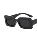 Miniatyrbild 1 av 6: Mode Vintage Fyrkantiga Solglasögon Dam Gradient Tea Solglasögon Sommar Resa Retro Glasögon Män Oculos De Sol Feminino black gray with pouch and cloth