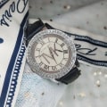 Miniatyrbild 2 av 6: relogio feminino Lyxmärke Kristallläder Kvarts Watch Watch Dam Armbandsur Klocka reloj mujer Red