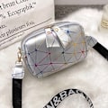 Miniatyrbild 1 av 6: Ny liten dragkedja Crossbody-väskor för kvinnor sommar PU-läder Axelväska för flicka Handväska Mode telefonväska Silver