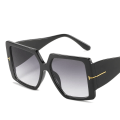 Miniatyrbild 5 av 6: Överdimensionerade fyrkantiga solglasögon solglasögon för kvinnor Lyxvarumärke Utomhusdesign Mode Stora ben Solglasögon Lunette De Soleil UV400 Black As Picture