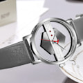 Miniatyrbild 1 av 6: Unik Creative Halv Transparent Unisex watch klocka För män Kvinnor Par Nörd Snygga Läder Armbandsur Mode Quartz watch QT290-2