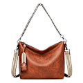 Miniatyrbild 1 av 5: Nya designerkedjor Handväskor Damväska Mode Mjukt PU-läder Kvinnor Axelväskor Stor Lyx Kvinnlig Crossbody tygväska light brown