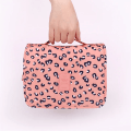 Miniatyrbild 4 av 4: Resekrok Kosmetikväska Dam Sminkväska Vattentät Toalettartiklar Skönhetspåse Unisex badrum Nödvändig smink Organizer Pink pony