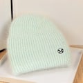 Miniatyrbild 1 av 6: Ins Solid Shiny Color Beanies SkulliesLetter Kvinna Fluffig Vinterhatt För Matchande Varm Mjuk Present letter logo32