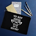 Miniatyrbild 1 av 6: Yo Soy Profesor Cual Es Tu Superpoder Spanska sminkväskor Lärare Canvas Penna Förvaringspåse Resetoalettartiklar Organizer Presenter W01320-TBBK-D