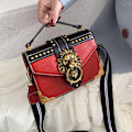 Miniatyrbild 3 av 6: Handväskor för kvinnligt mode Lyxiga flickor Crossbody-väskor Tote Kvinna Metall Lejonhuvud Märke Axelväska Mini fyrkantig budväska Red 20cm x 15cm x 6cm