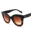 Miniatyrbild 1 av 6: DYTYMJ Classic Cat Eye Solglasögon Dam Lyx Designer Solglasögon Dam Vintage Gradient Solglasögon Män Gafas De Sol Hombre BlackLeopard