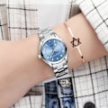 Miniatyrbild 2 av 6: Lyxmärke Modeklockor Dam Xfcs Dam Rhinestone Quartz Watch Damklänning Klocka Armbandsur Relojes Mujeres White