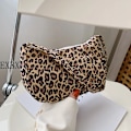 Miniatyrbild 1 av 6: Print Nylon Casual Kvinnor Handväska Fjäril Leopard Zebra Print Kvinna Damunderarmväskor Leopard