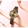 Miniatyrbild 4 av 6: NYA CURREN Klockor Dam Quartz Läder Wrsitwatches Fashionabla klassiska klocka Montre femme white